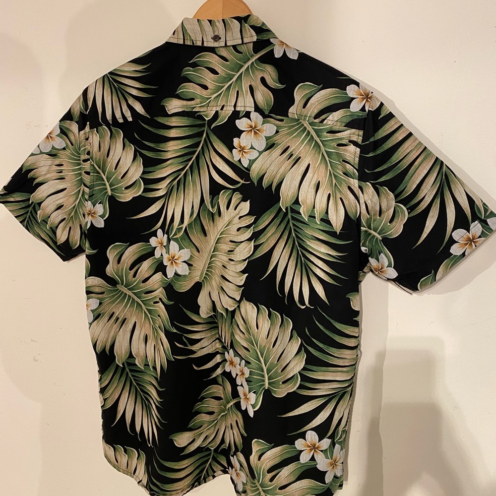 Mens 1X worn collectible Penfield Manufacturing Co. updated Hawaii print shirt